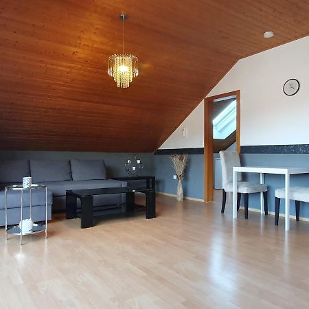 Wohnung Mit Ausblick In Tauberbischofsheim Buitenkant foto